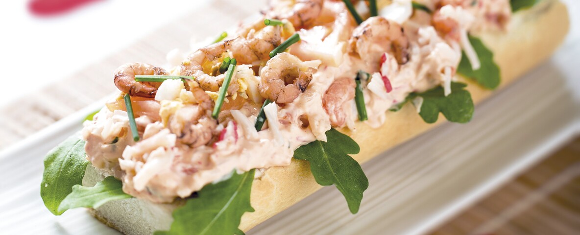 Broodje met Valentijnsalade