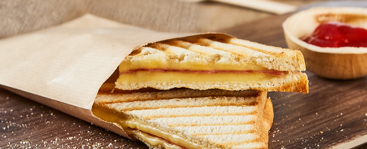 Croque ham kaas met rauwkost