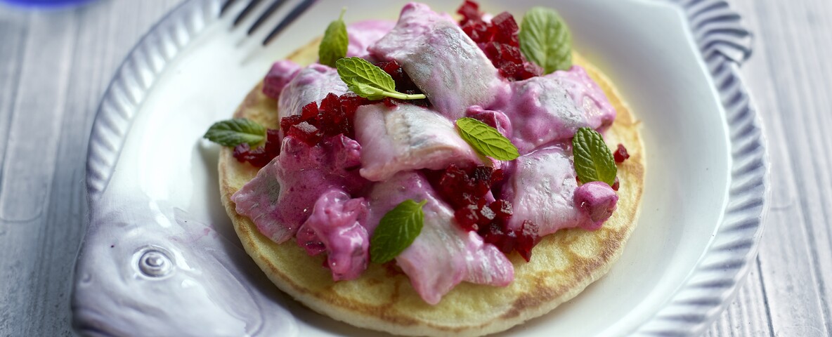 Blini hapje rode biet