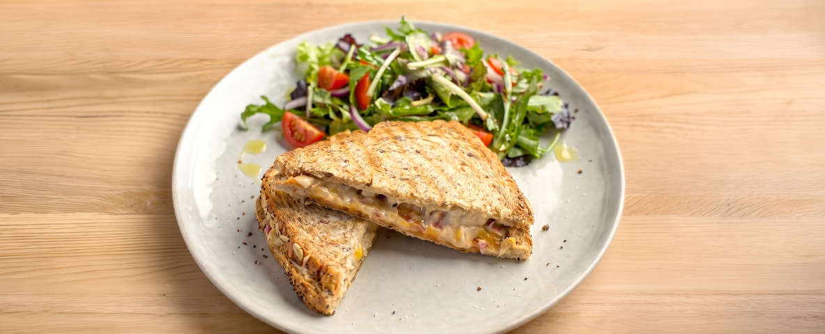 Toast tuna melt