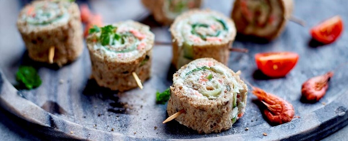 Aperitiefhapje van wraps met Noordzeesalade