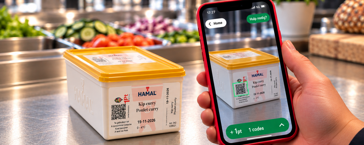 Een pot Hamal Kip Curry die gescand wordt met de Points For You app
