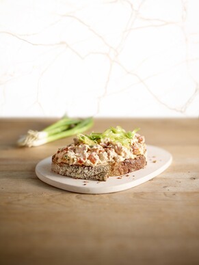 Boterham met Kerstkipsalade