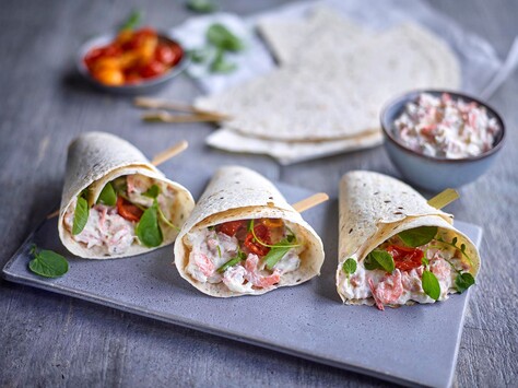 Wraps met kerstomaatjes en Vlaamse visserssalade